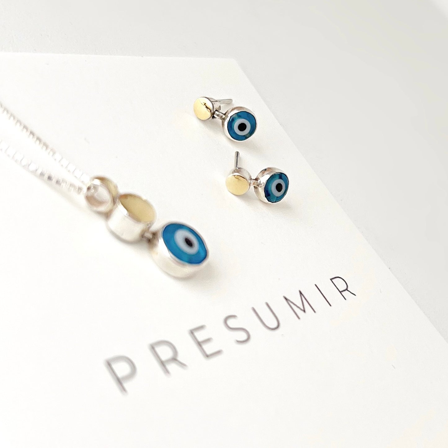 Collar y aretes Enigmatic