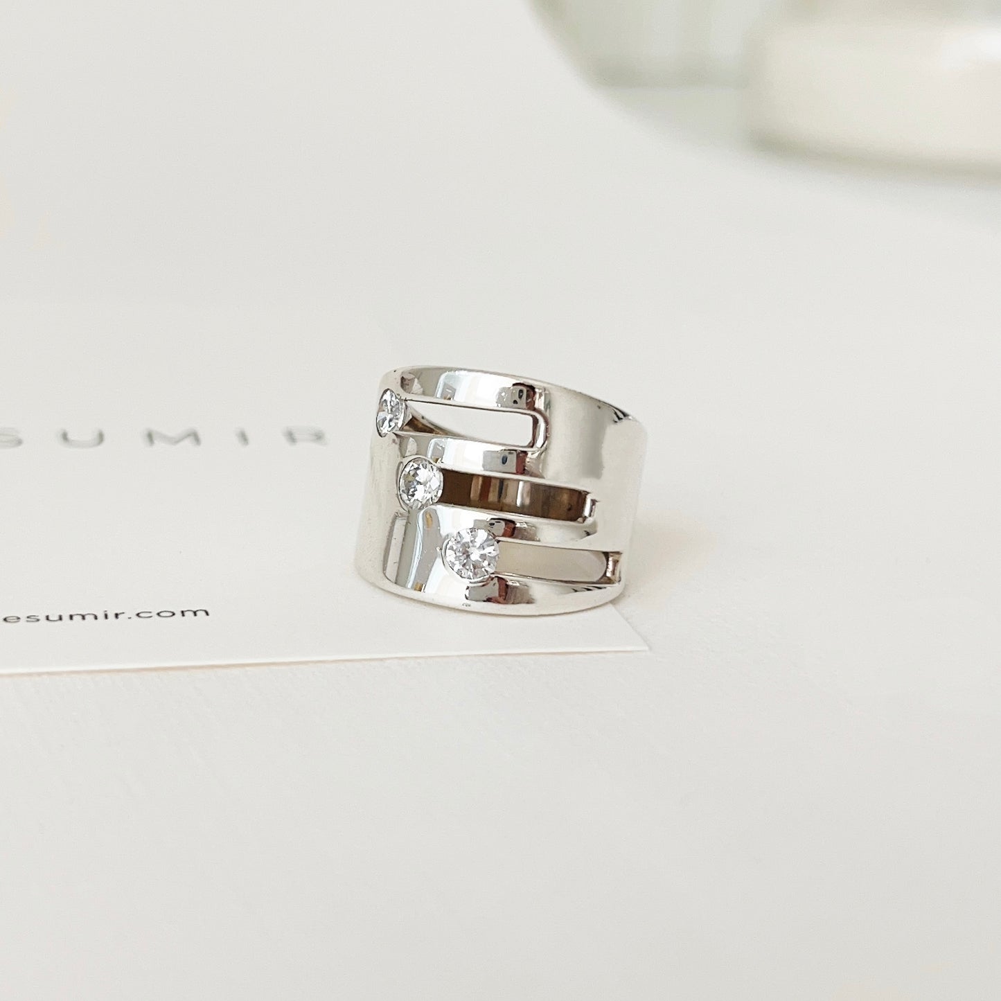 Anillo Delís