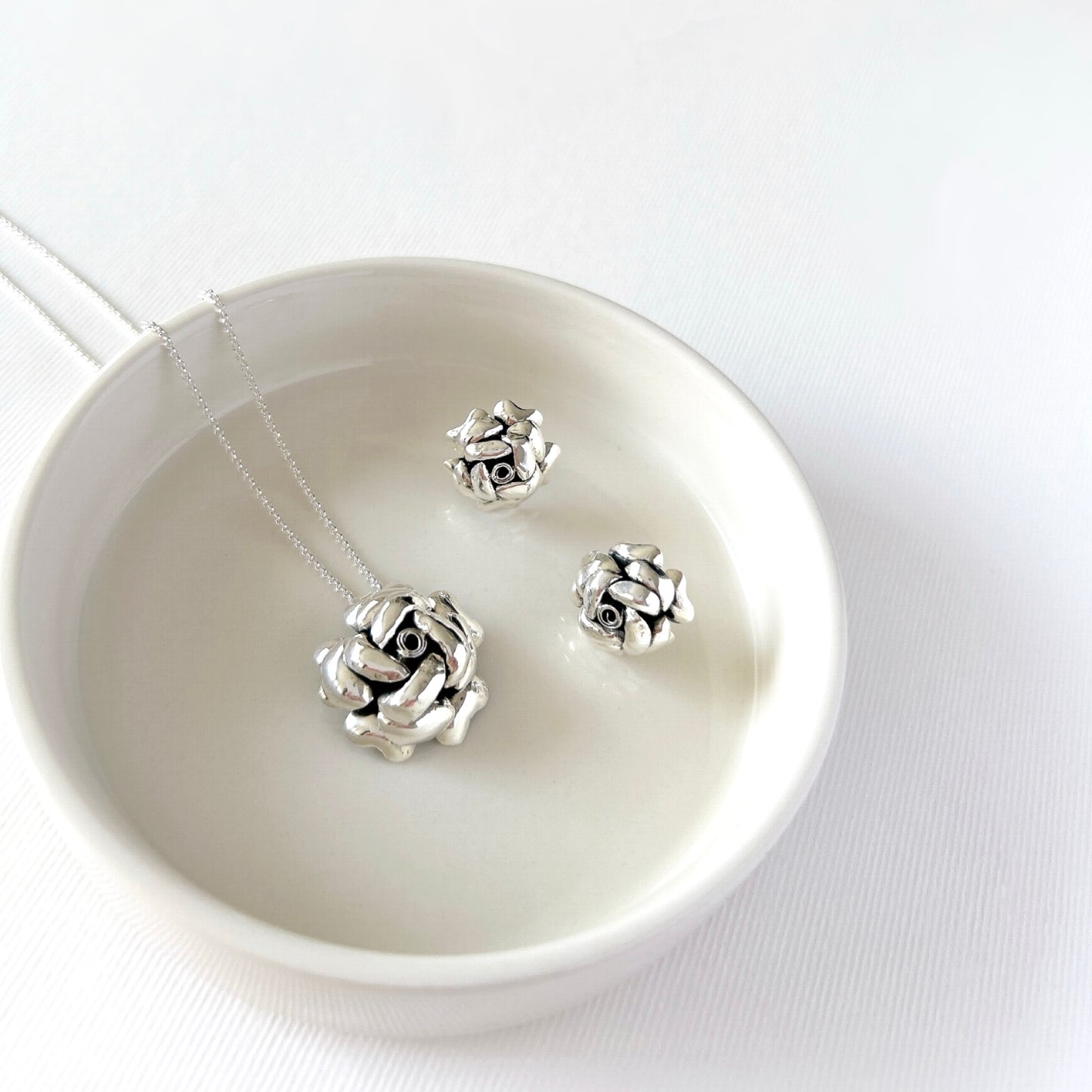 Collar y aretes Rose