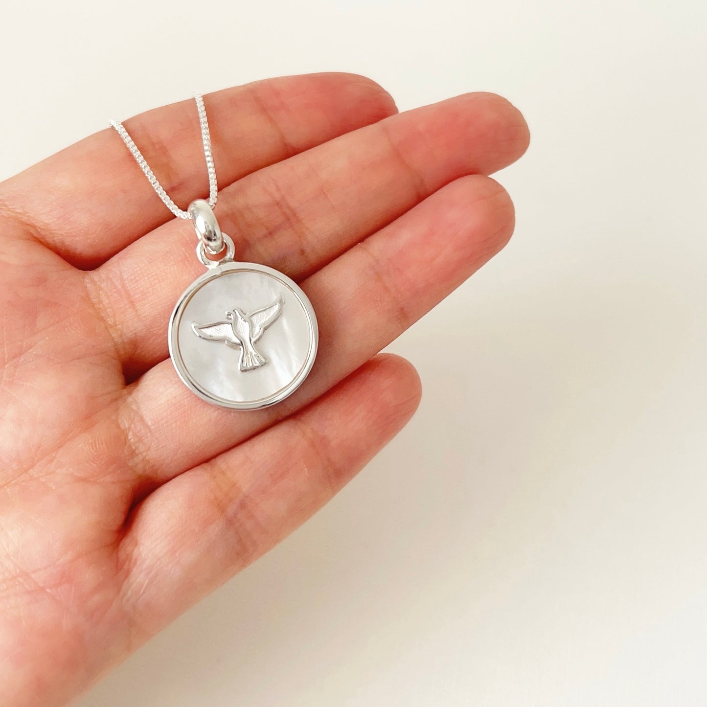 Collar Espíritu Santo Nácar