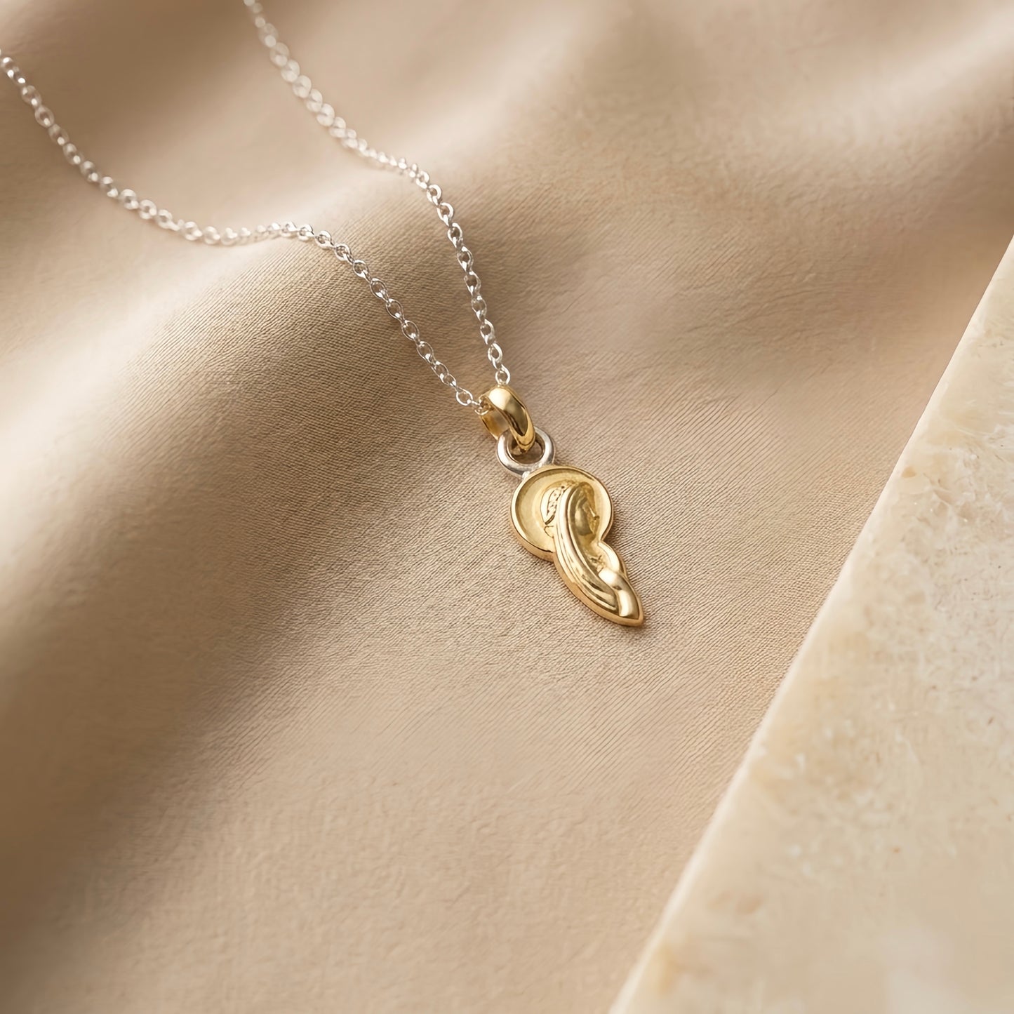 Collar María