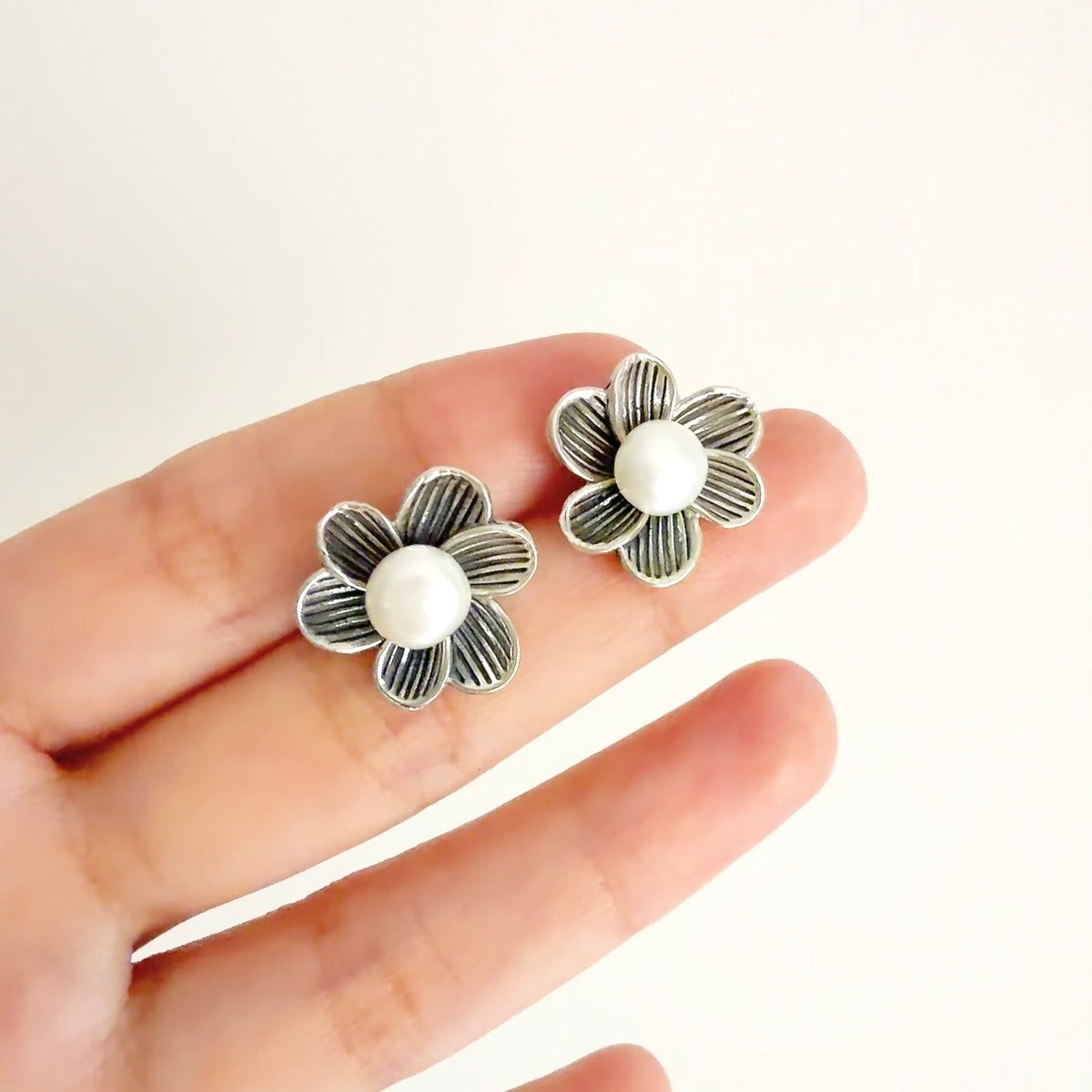 Aretes Brítine